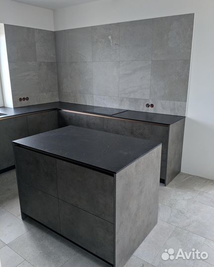 Кухня с островом на заказ