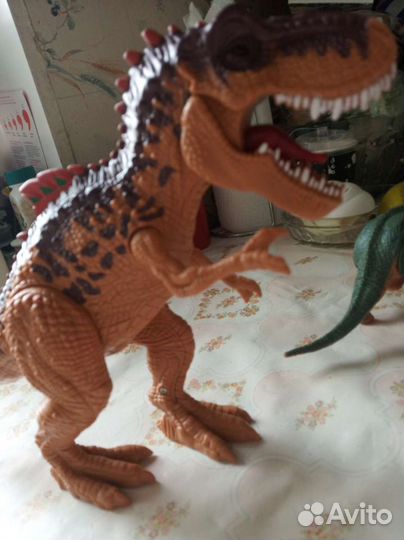 Динозавры пластик