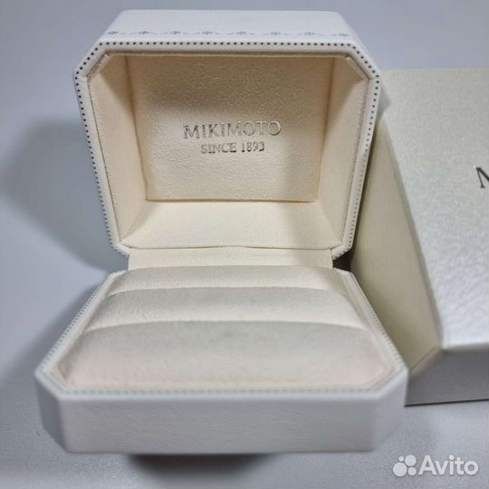 Коробка Mikimoto для обручальных колец