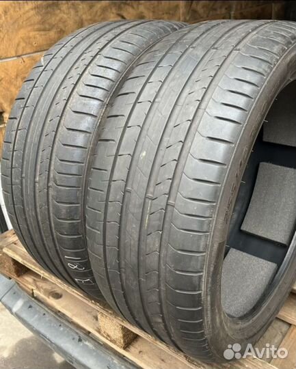 Pirelli P Zero PZ4 255/40 R20