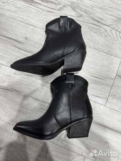Ботинки женские новые 38 размер