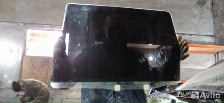 Стекло двери заднее правое Mitsubishi Outlander