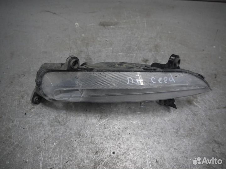 Фара противотуманная передняя правая (ходовой огон