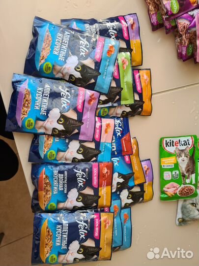 Корм для кошек 36 пакетиков + наполнитель