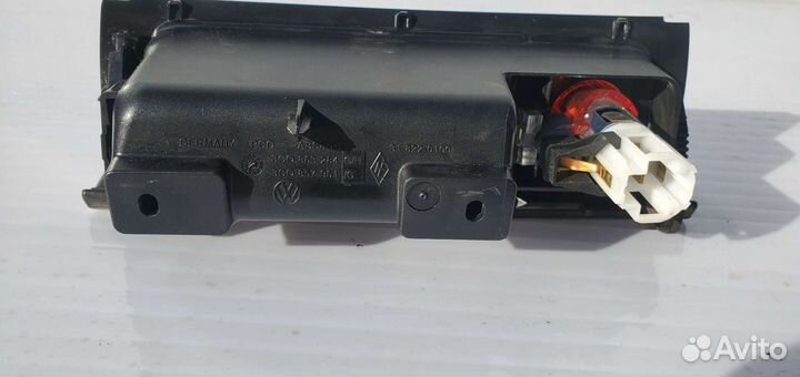 Пепельница Passat B6 3C0863284A