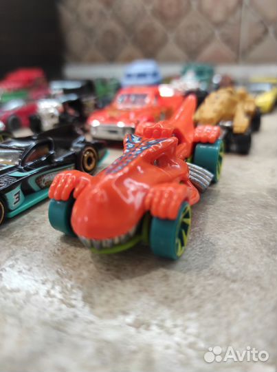 Hot wheels машинки
