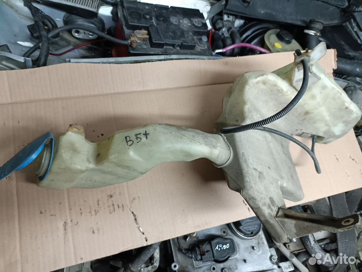 Бачок омывателя Passat B5+