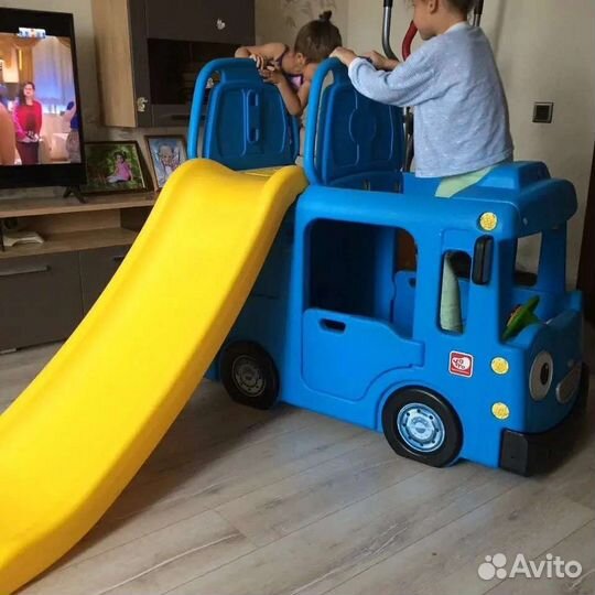 Игрушка автобус Тая