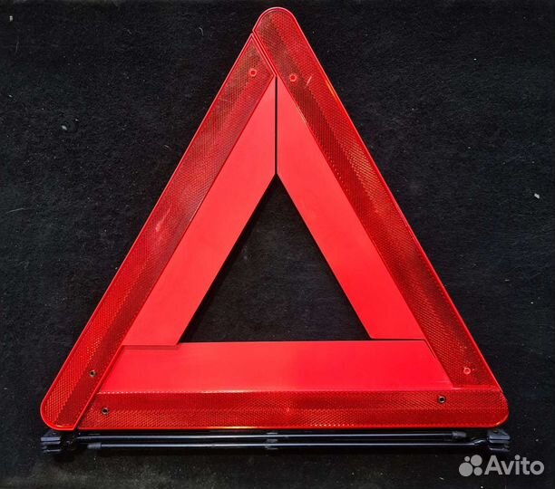 Знак аварийной остановки Mercedes