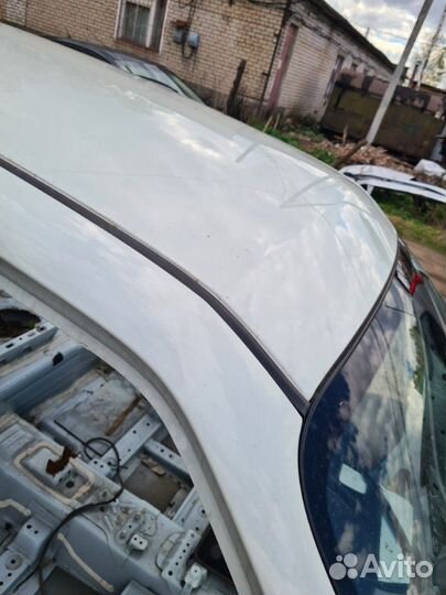 Крыша Nissan Juke F15 1.6 DDT 2011