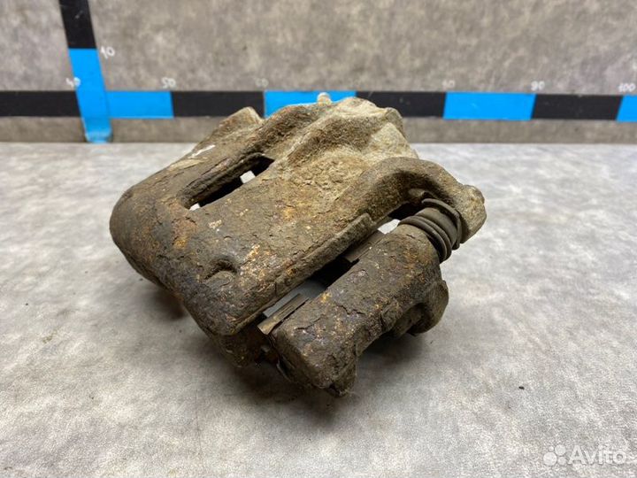 Суппорт передний правый Peugeot Partner M59 1.4