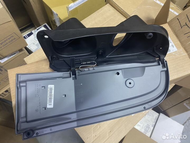 Лючок бензобака Mercedes W447