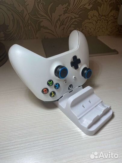 Xbox ONE S 1TB + игры