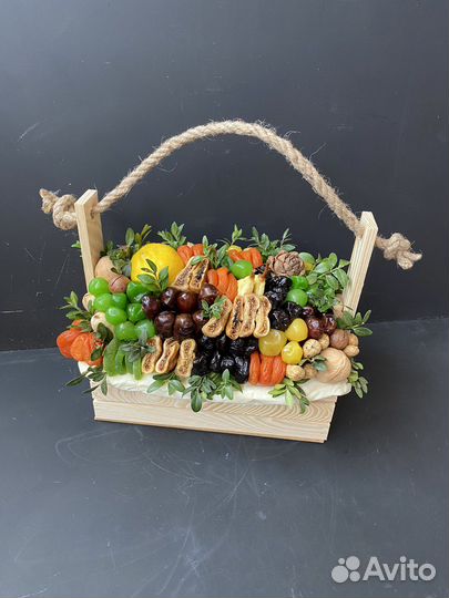 Съедобные подарки и букеты из сухофруктов