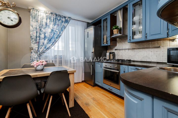 2-к. квартира, 51 м², 8/10 эт.