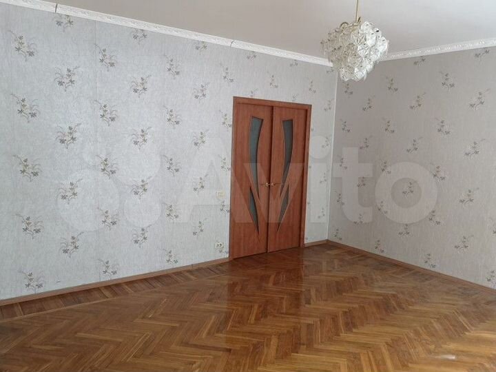 3-к. квартира, 97,3 м², 1/12 эт.