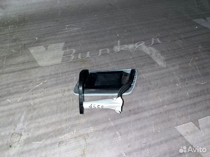 Крышка омывателя фары правая Audi (Ауди) A5