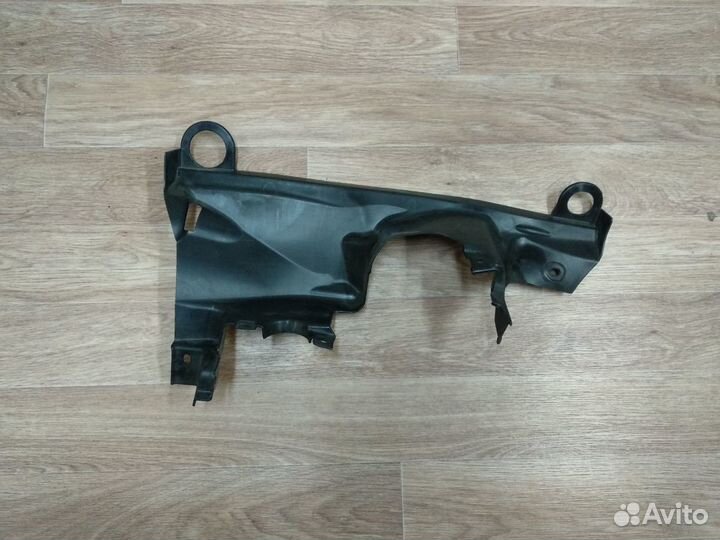 BMW F10 пыльник под капот левый