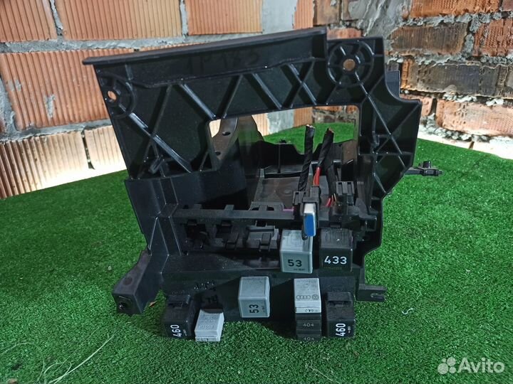 Блок управления бортовой сети Volkswagen Passat B6