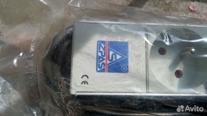 Сетевой фильтр zpas. на 9 розеток, для стойки 19