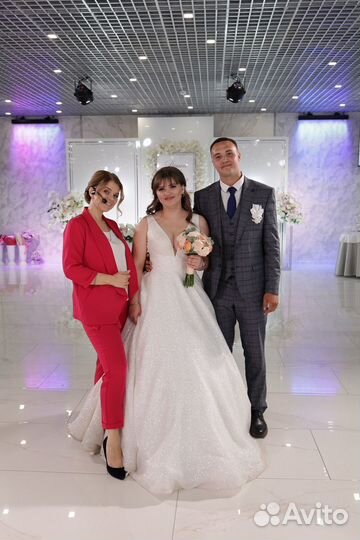 Ведущая Екатерина Рыбкина