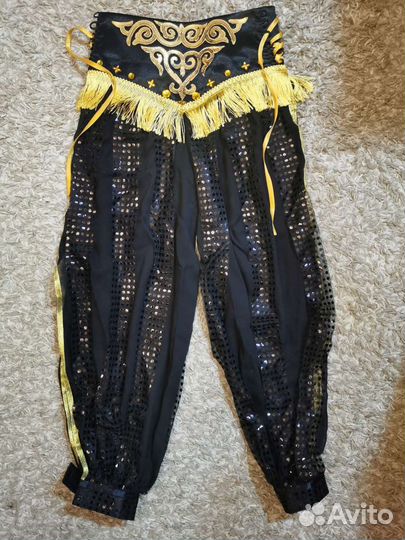 Танцевальный костюм для восточных танцев