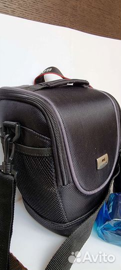 Зеркальный фотоаппарат canon EOS 1300D новый