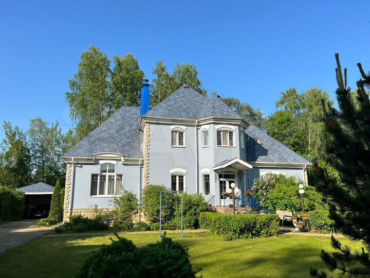 Дом 470 м² на участке 12 сот.