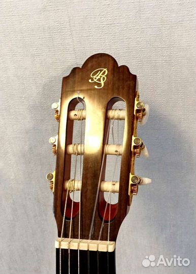 Классическая испанская гитара массив