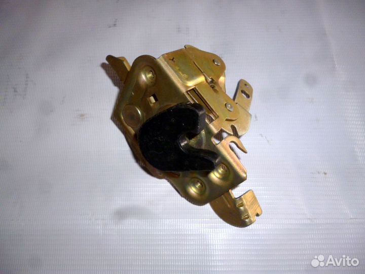 Замок двери левый Урал-63685 32551-0010-11