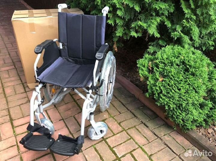 Кресло коляска для инвалидов прогулочная