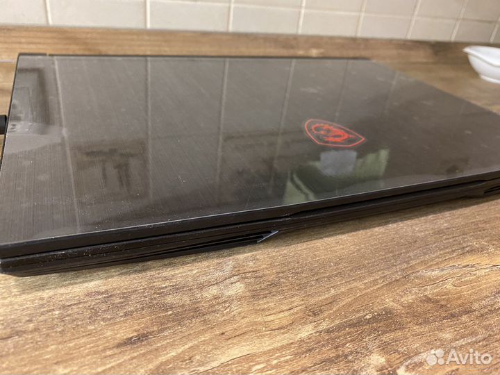 Ноутбук msi gf65 Thin 10ue 085