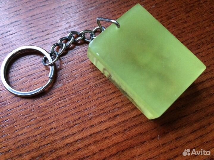 Брелок с настоящим скорпионом