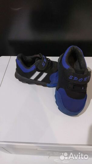 Кроссовки 22