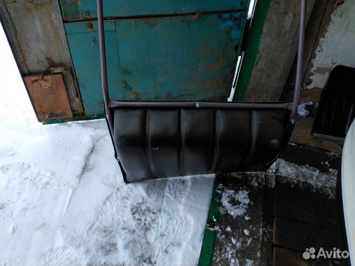 Движок для снега 695х540х1460 мм пластиковый