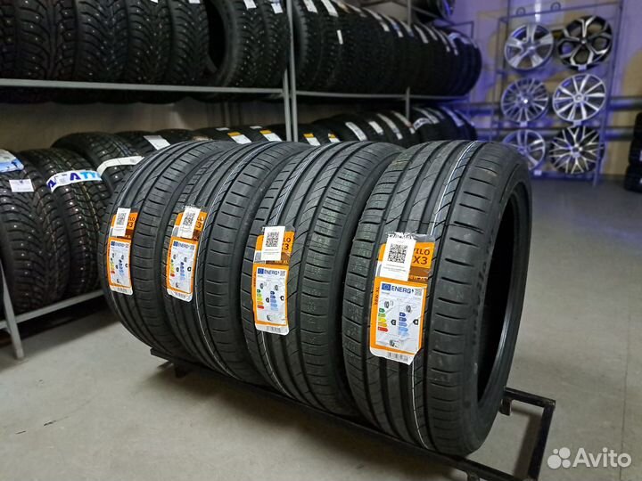 Tracmax X-Privilo TX3 215/50 R17