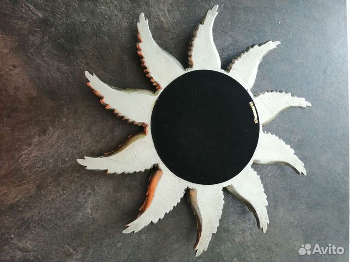 Зеркало настенное в раме