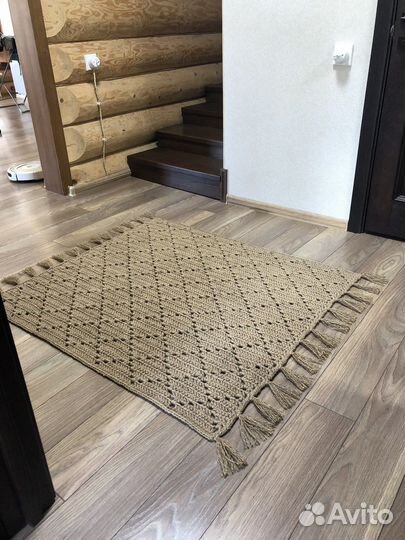 Коврик из джута ручной работы