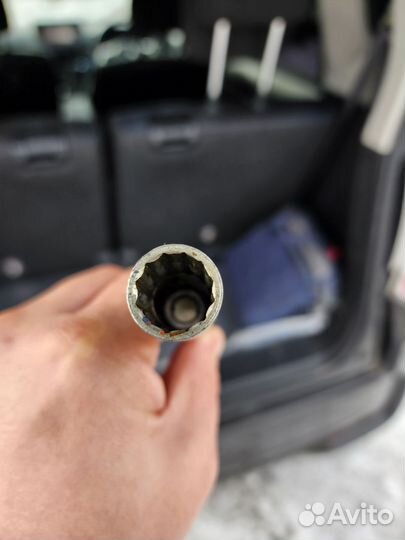 Ключ свечной на 14