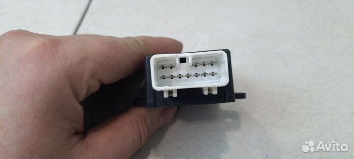 Блок управления подогревом сидений Hyundai Solaris