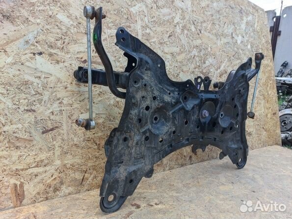 Подрамник передний Toyota Corolla E210