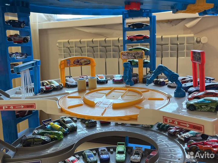 Hot wheels мега гараж