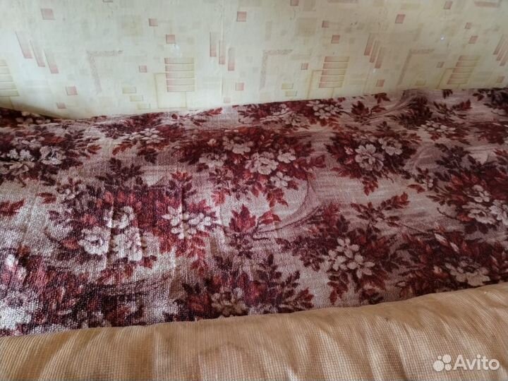 Продам ковер напольный