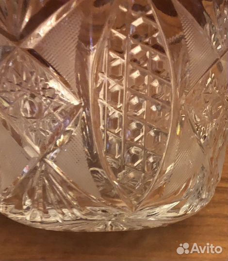 Хрустальная конфетница