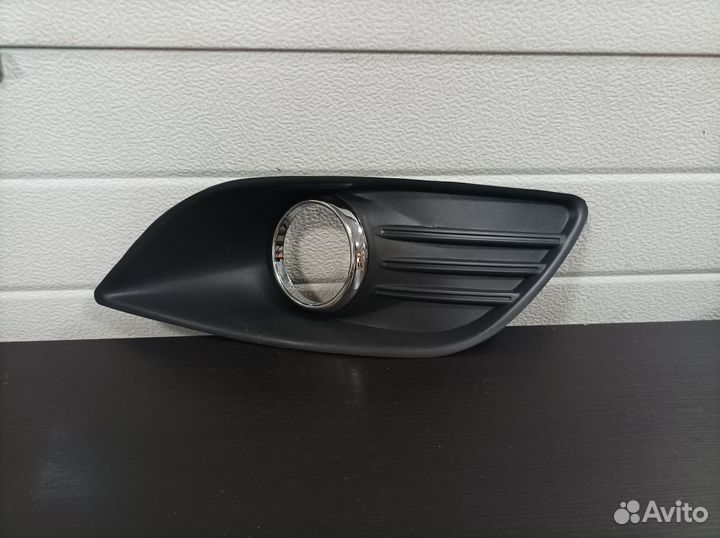 Окантовка птф правая Ford Focus 2 2004-2011