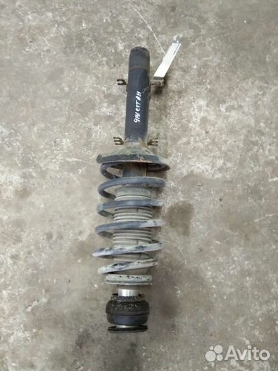 Амортизаторы передние Фольксваген Джетта 4