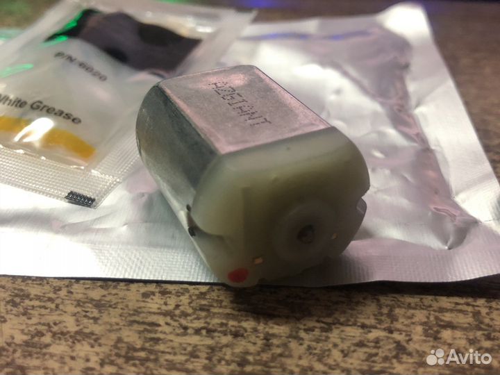 Моторчик багажника Mercedes