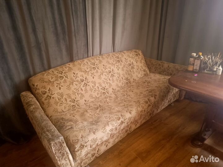 Отдам бесплатно диван
