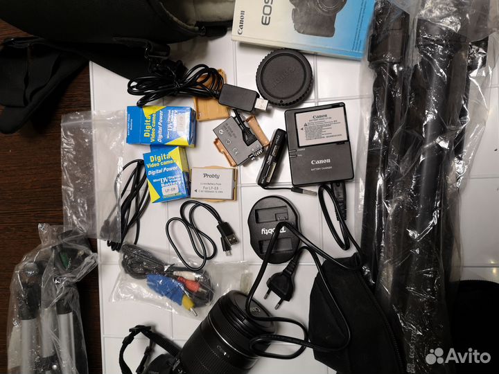 Зеркальный фотоаппарат canon EOS 600D