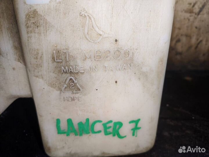 Бачок омывателя Mitsubishi Lancer 7 (бачки)